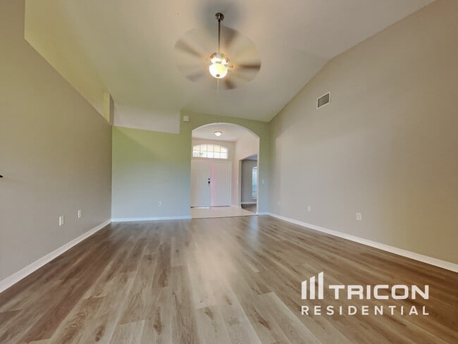 Building Photo - 1387 Laurel Glen Dr