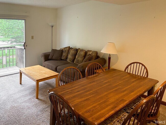 Foto del edificio - 2446 Brittany Ln