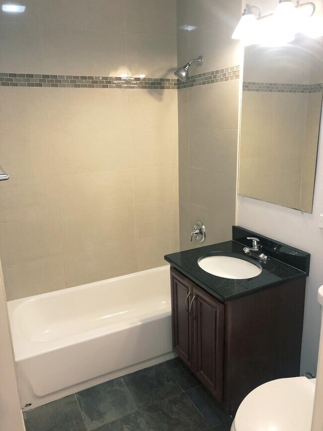 Foto del edificio - 3351 N Lawndale Ave