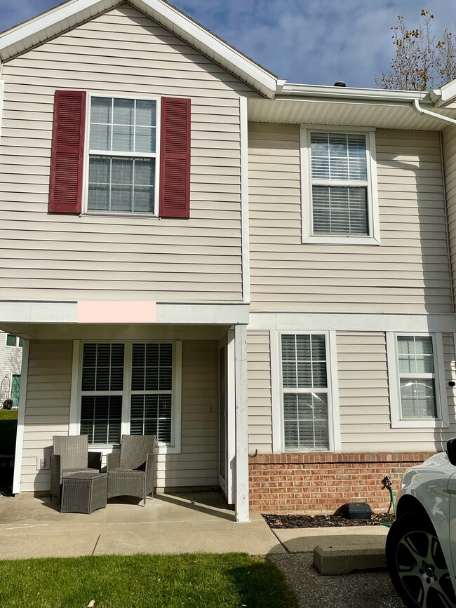 Front entrance - 7014 S Cannon Place Dr