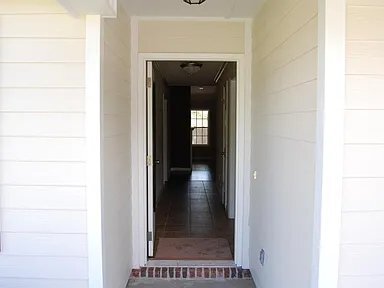 Building Photo - 4501 Country Oak Dr