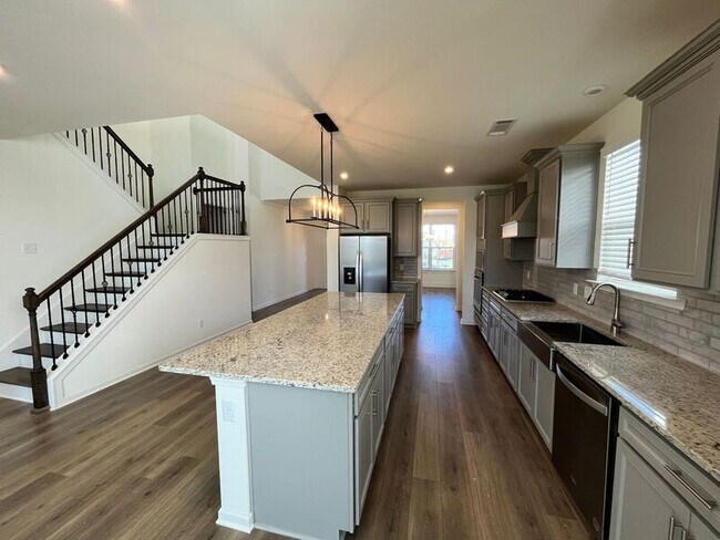 Building Photo - 129 Willow Bend Dr