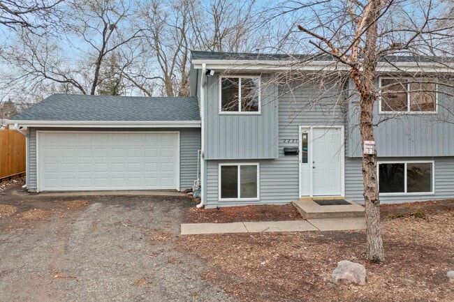 Building Photo - 2221 W 82nd St