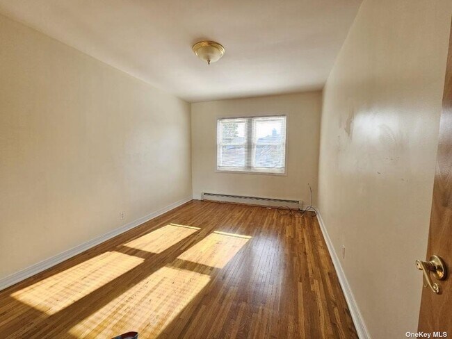 Building Photo - 20-18 Utopia Pkwy