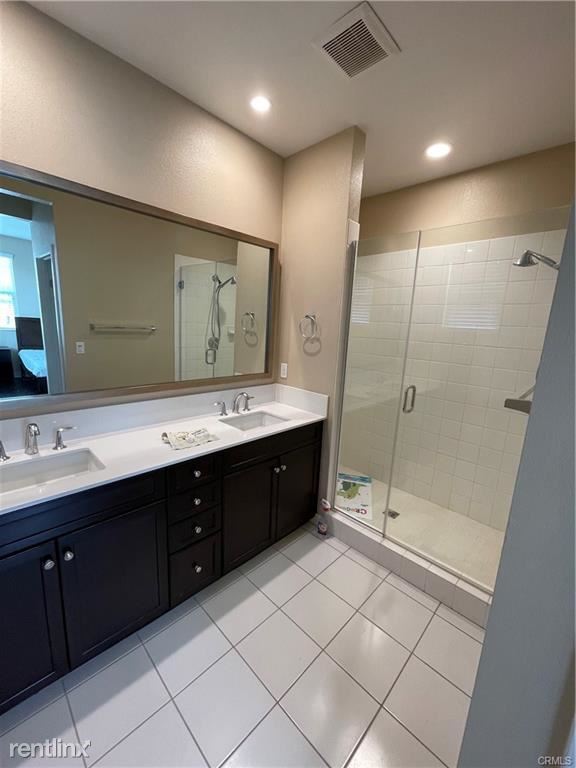 Building Photo - 3 br, 4 bath Condo - 539 W Foothill Blvd U...