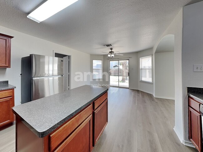 Foto del edificio - 3312 Whisper Bluff