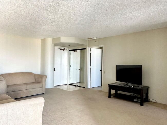 Foto del edificio - Furnished Honolulu Park Place 2BR/2BA/2PK ...