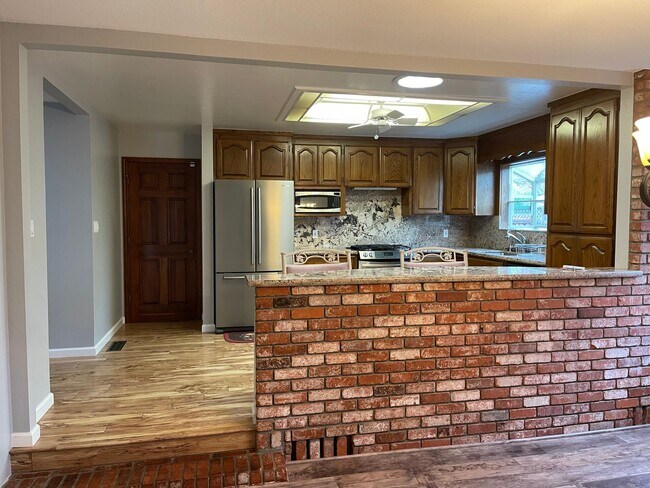 Building Photo - Great Shape Pleasanton Single Family Home ...