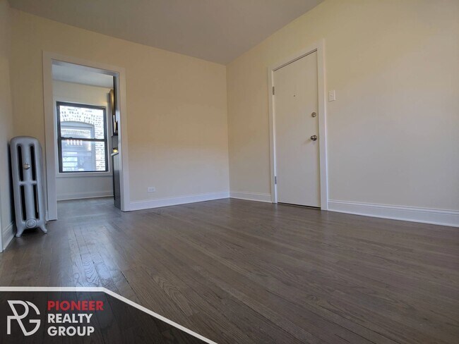 Foto del edificio - 2648 N Spaulding Ave