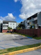 Building Photo - 1725 W 60th St