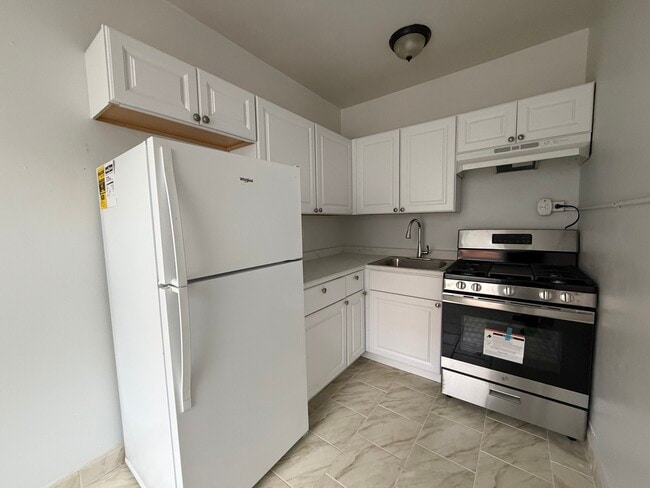 Foto del edificio - 1635 W Morse Ave