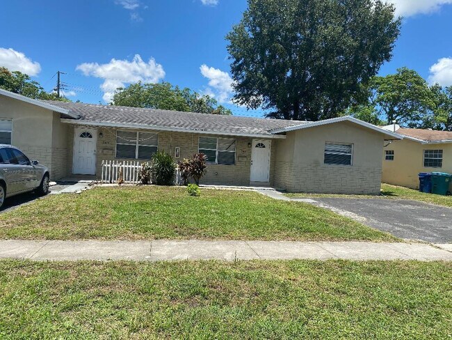 Foto del edificio - 5411 NW 16th Ct