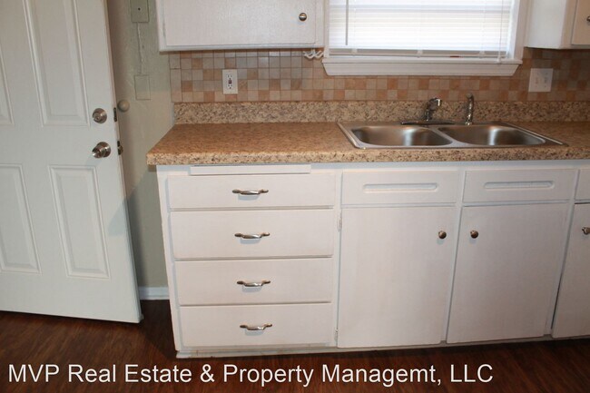 Building Photo - 3 br, 1 bath House - 3229 Greenbrier Ter
