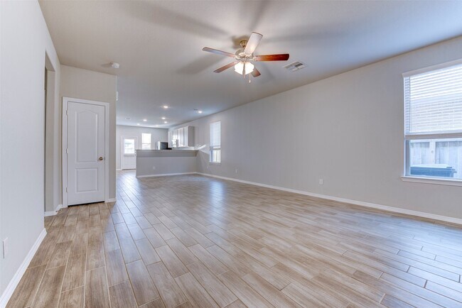 Foto del edificio - 24803 Russet Bluff Trl