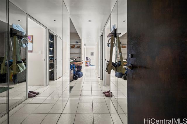 Foto del edificio - 240 Makee Rd