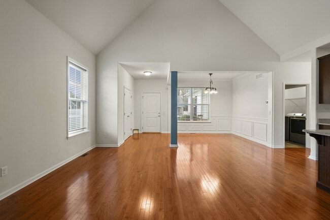 Building Photo - 307 Farmhouse Trail