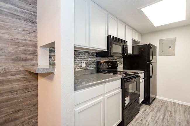 Beautifully Renovated Apartments (C Floorplan) - Parkside Austin Apartments