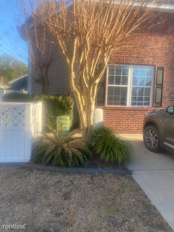 Building Photo - 3 br, 2 bath Townhome - 4390 Willoughby Lane
