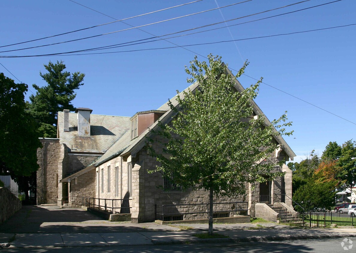 398 Ferry St, Everett, MA 02149 Apartments 398 Ferry St Everett, MA