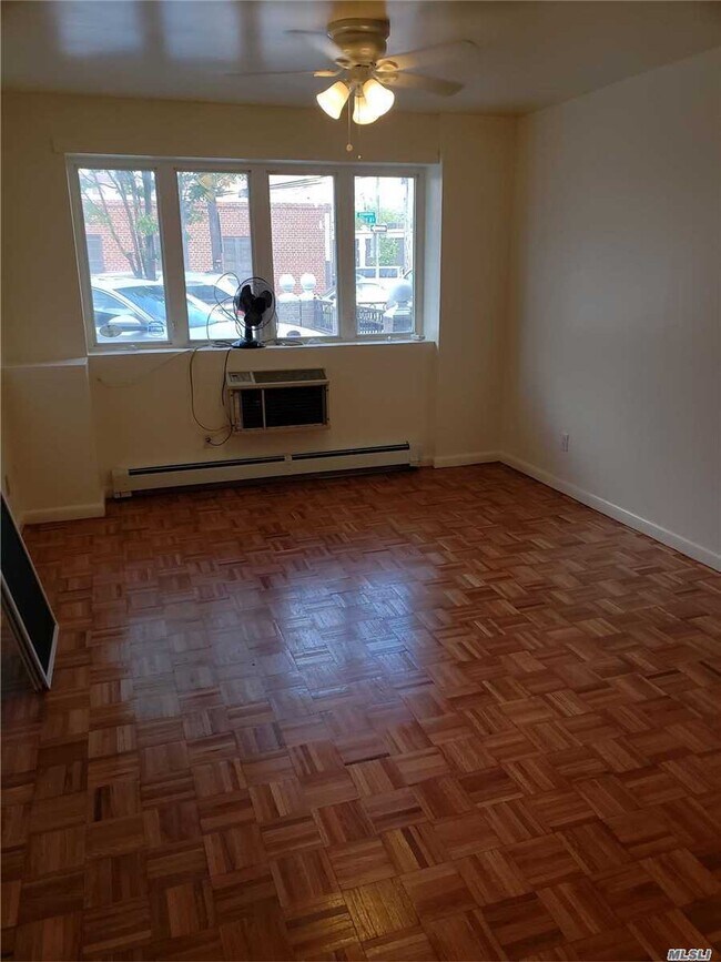 Foto del edificio - 48-82-82 37th St