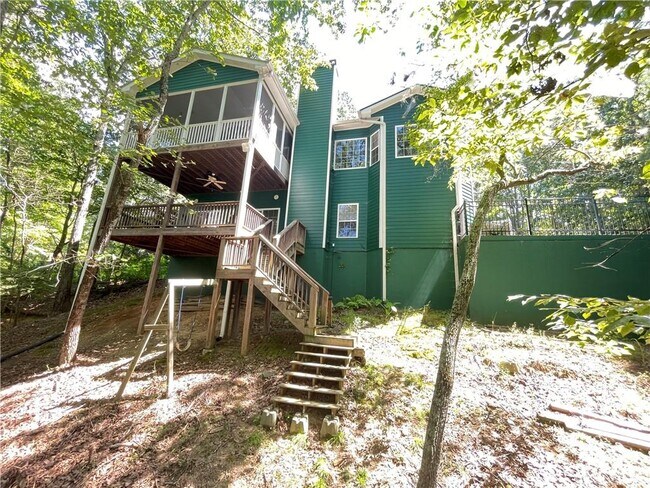 Foto del edificio - 3398 Banks Mountain Dr