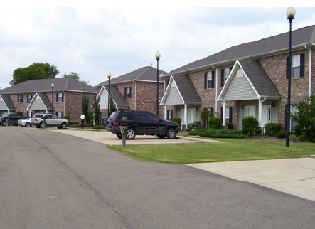 Building Photo - Lake Pointe Apartments