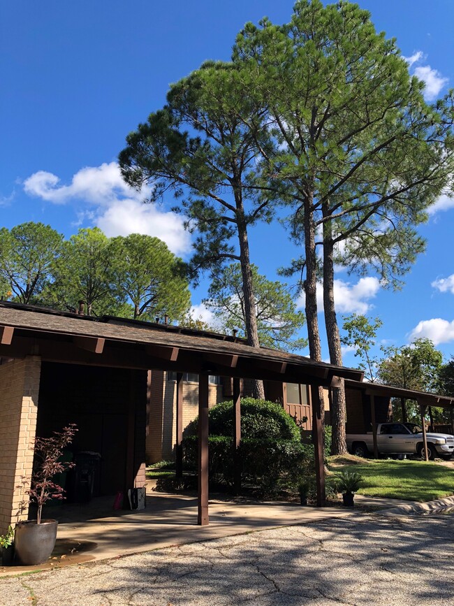 Private Carport with Storage - 1809 Westminster Street