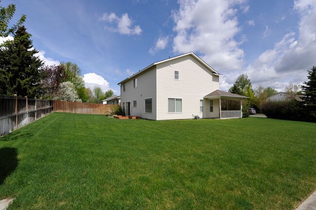 Building Photo - Broadmoore Community, 4 bed 2.5 bath