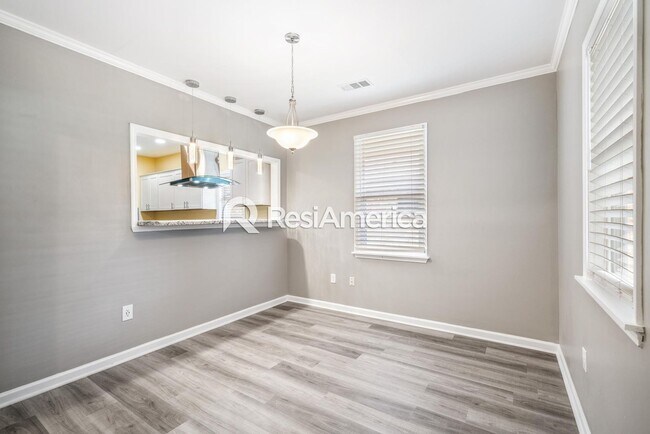 Building Photo - Beautiful Midtown Bungalow- Fully Updated!