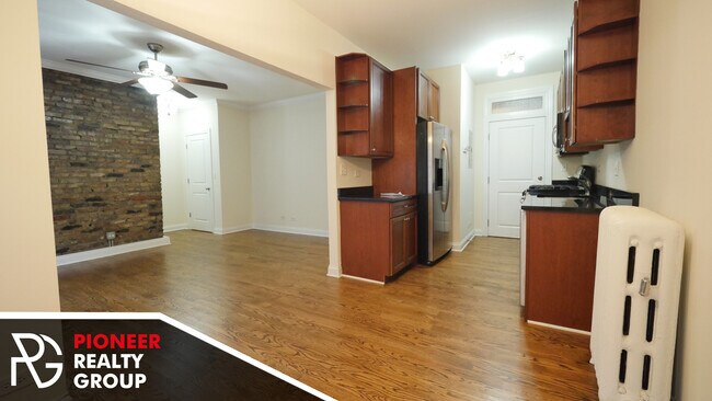 Foto del edificio - 736 W Addison St