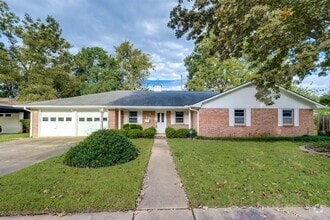 Building Photo - 810 Borden St