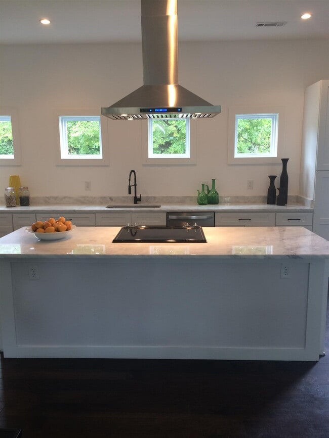 Photo - 1300 Brick Church Pike House