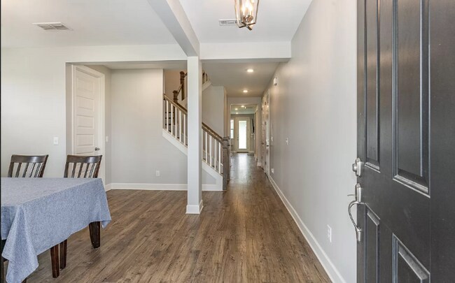 Foto del edificio - 106 Durham Ln