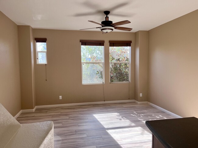 Building Photo - 1118 Elfin Forest Rd W