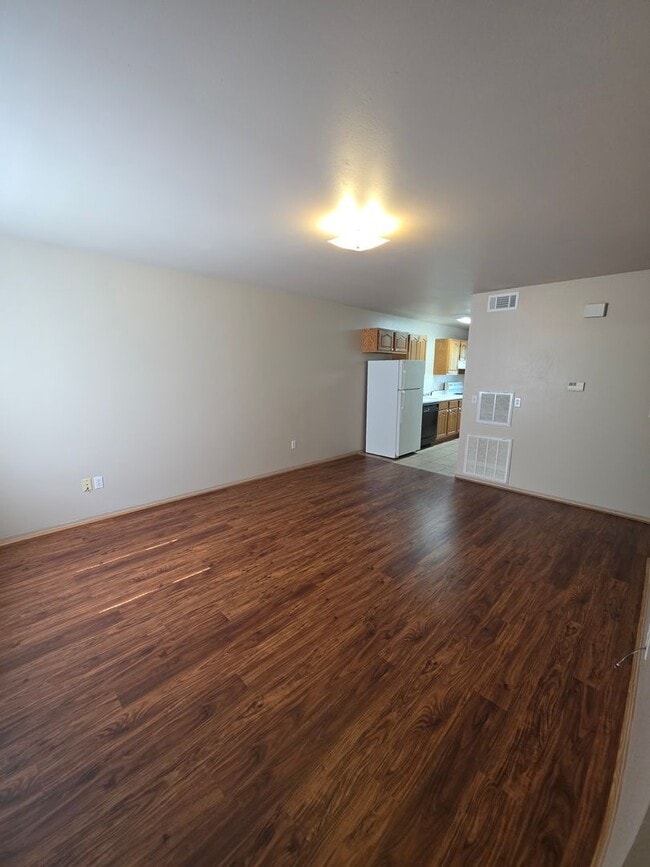Building Photo - 822 N El Paso Ave