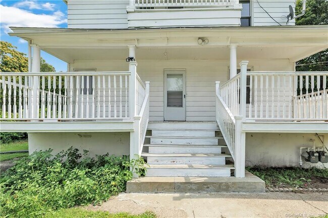 Building Photo - 130 Long Hill Ave