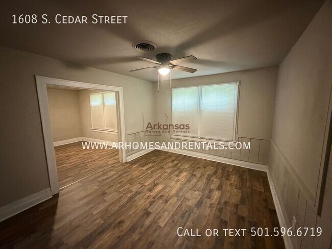 Building Photo - 1608 S Cedar St