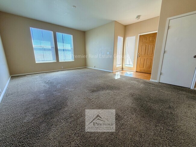 Foto del edificio - 8765 Bamboo Grove