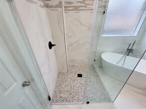 Building Photo - 11130 Celano Dr