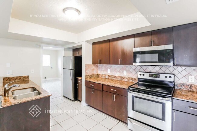 Foto del edificio - 6700 NW 22nd Ct