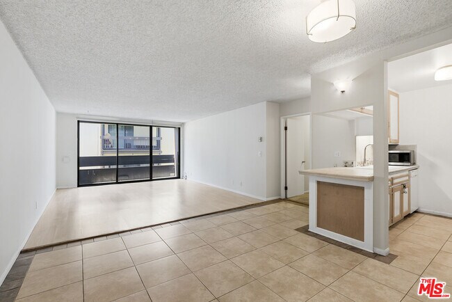 Foto del edificio - 7777 W 91st St
