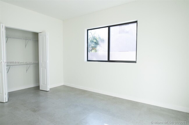 Foto del edificio - 120 NE 71st St