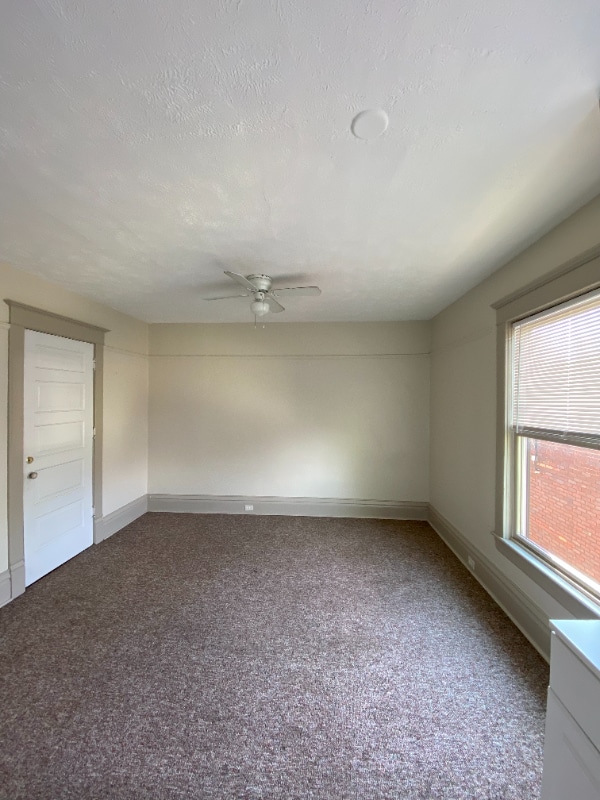 Building Photo - 418 Waukazoo Ave