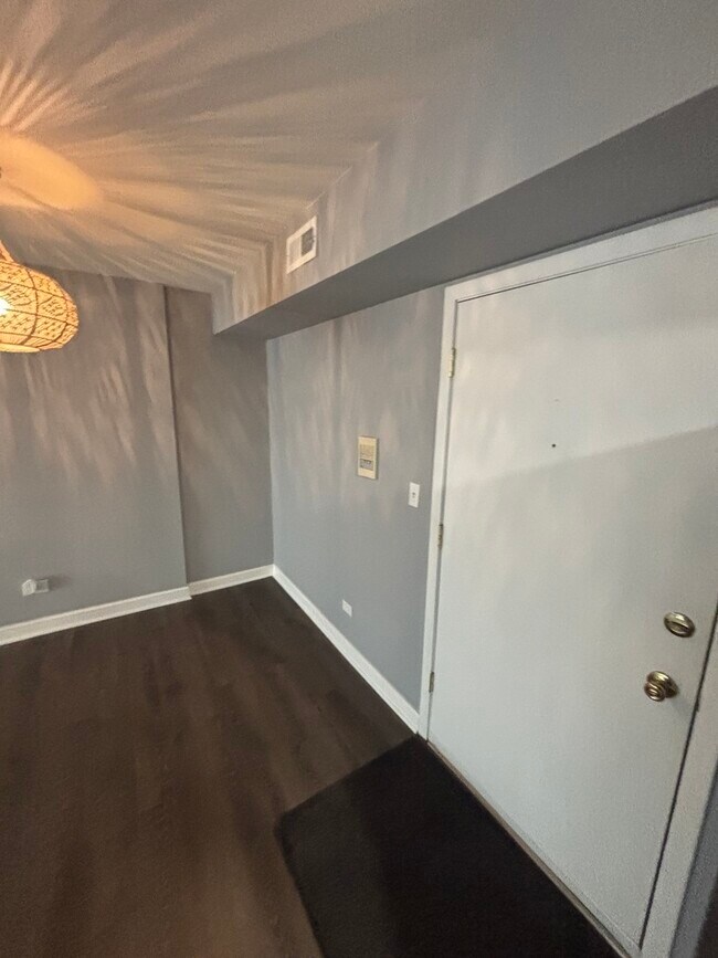 Foto del edificio - 787 Wilson Ave