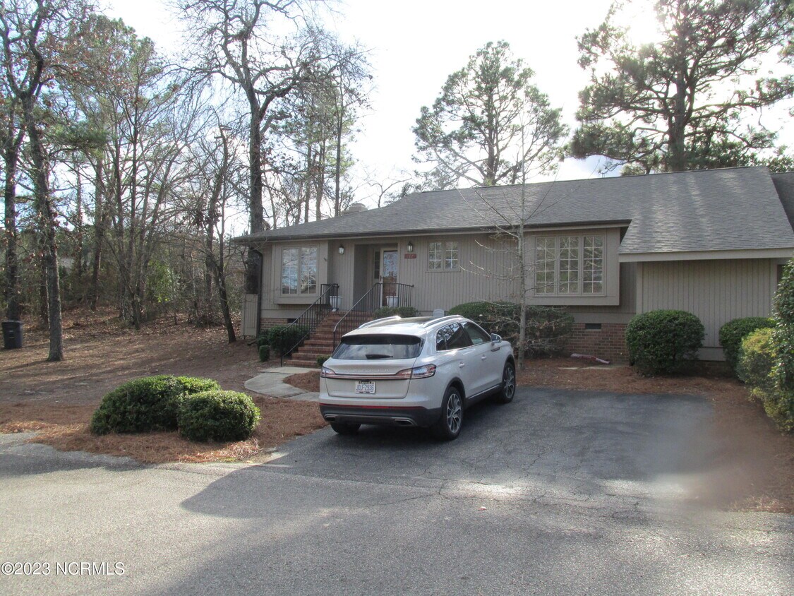 212 Tall Trees Dr, Pinehurst, NC 28374 Condo for Rent in Pinehurst