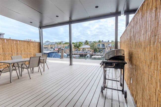 Foto del edificio - 3920 NE 168th St