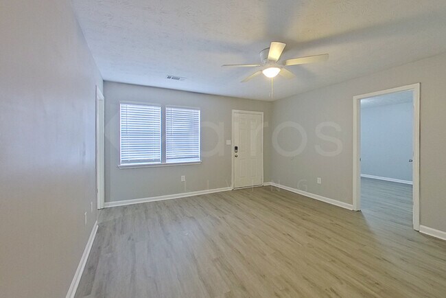 Foto del edificio - 235 Big Oak Cir