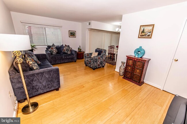 Building Photo - 3850 Bel Pre Rd