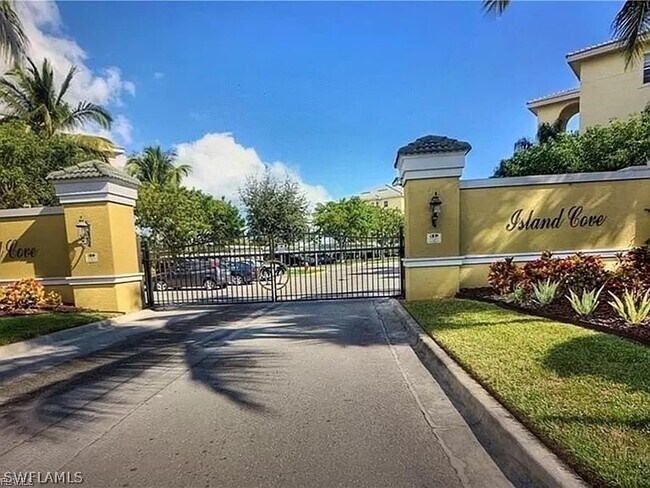 Foto del edificio - 1787 Four Mile Cove Pkwy