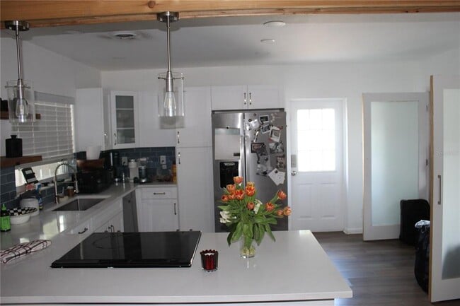 Building Photo - 210 N Glen Ave